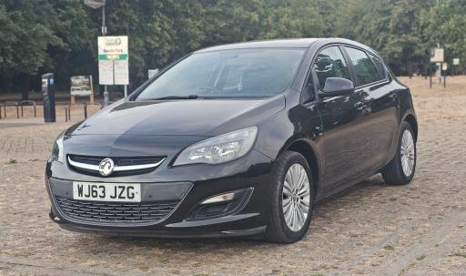 2013 VAUXHALL ASTRA 1.6 16V ENERGY HATCHBACK PRICE 2,499 YEAR 2013 63 REG MILEAGE 72,516... photo